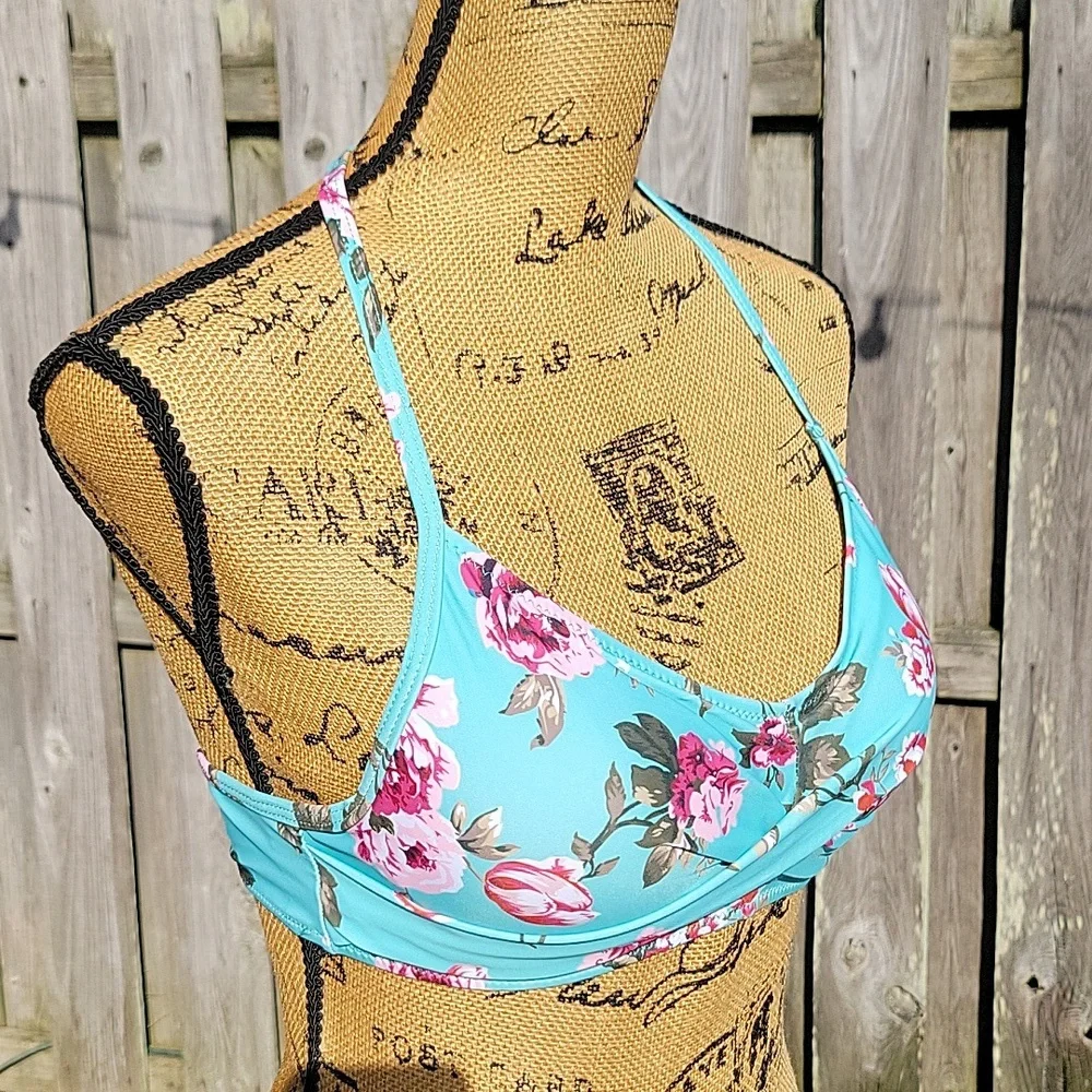 NEW Modern Love Twist Front Bikini Swim Top